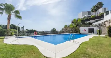 2 bedroom apartment in Benahavis, Spain