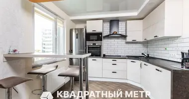 Apartamento 3 habitaciones en Kopishche, Belarús