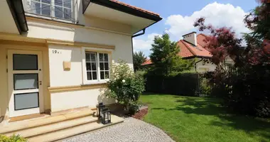 Haus 5 zimmer in Warschau, Polen