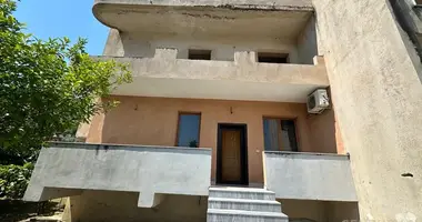 Villa 5 bedrooms in Tirana Municipality, Albania