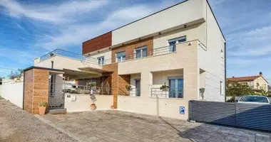 Villa 5 chambres dans Galizana, Croatie