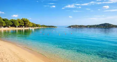 Parcela en Neos Marmaras, Grecia