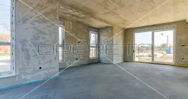 Квартира 4 комнаты в Дуго-Село, Хорватия