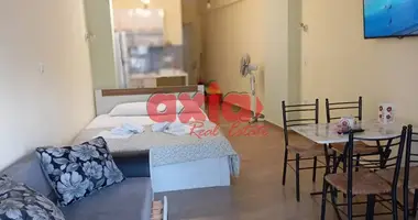 Estudio en Nea Peramos, Grecia