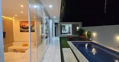 Villa 5 habitaciones en Kerobokan Kelod, Indonesia