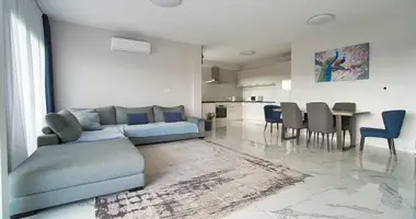 Appartement 4 chambres dans Koinoteta Parekklesias, Chypre
