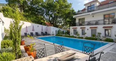 3 bedroom apartment in Risan, Montenegro