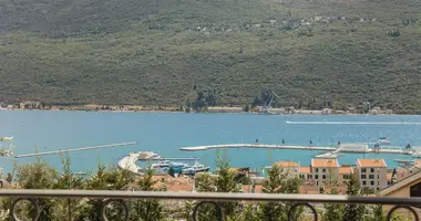 Квартира 3 спальни в Херцег-Нови, Черногория