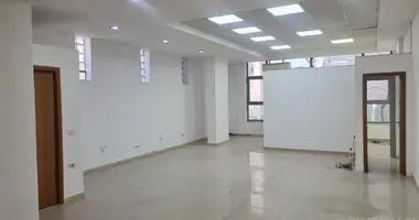 Bureau 130 m² dans Tirana, Albanie