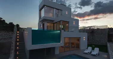Villa in Abadin, Spanien