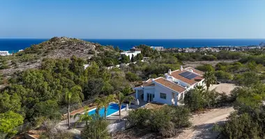 Villa 6 bedrooms in Paralimni, Cyprus