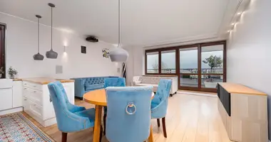 Mieszkanie 3 pokoi w Warszawa, Polska