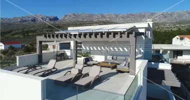 6 room house in Opcina Starigrad, Croatia