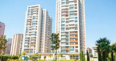 Квартира 4 комнаты в Бейликдюзю, Турция