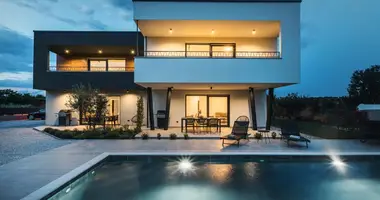 5 bedroom house in Cepljani, Croatia