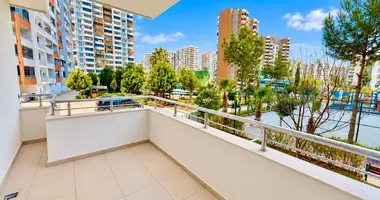 Apartamento 4 habitaciones en Mezitli, Turquía