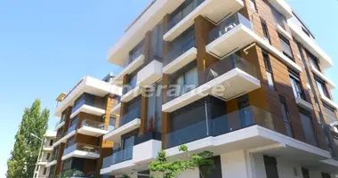 1 bedroom apartment in Konyaalti, Turkey