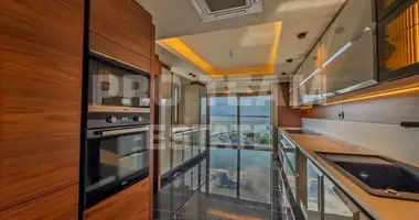 4 bedroom apartment in Muratpasa, Turkey