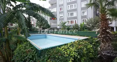 Wohnung 4 zimmer in Konyaalti, Türkei