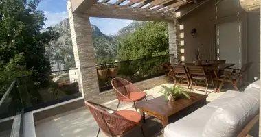 4 bedroom apartment in Sutomore, Montenegro
