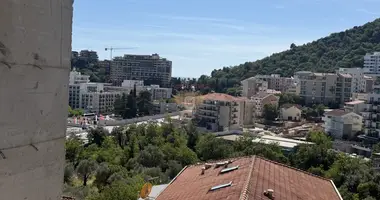 Apartamento 3 habitaciones en Becici, Montenegro