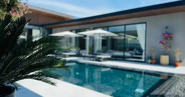 Villa 4 bedrooms in Chalong, Thailand