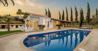 4 bedroom apartment in Maroni, Cyprus