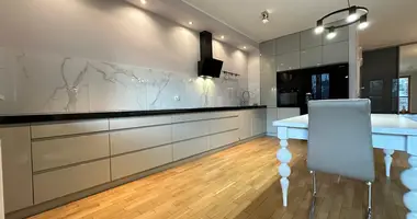 Wohnung 3 zimmer in Warschau, Polen