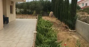 3 bedroom house in Demos Agiou Athanasiou, Cyprus