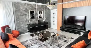 3 bedroom apartment in Muratpasa, Turkey