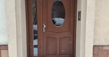 Mieszkanie 3 pokoi w Warszawa, Polska