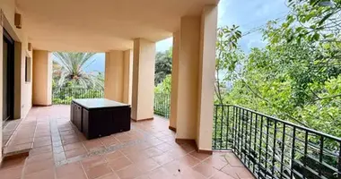 Apartamento 4 habitaciones en Marbella, Španjolska