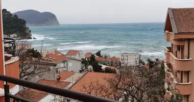 Apartamento 4 habitaciones en Petrovac, Montenegro