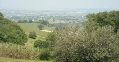 Grundstück in Montefortino, Italien
