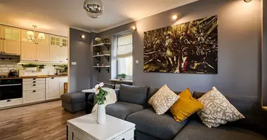 Квартира 3 комнаты в Варшава, Польша