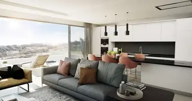 2 bedroom apartment in Estepona, Spain