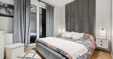 Mieszkanie 3 pokoi w Warszawa, Polska