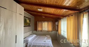 4 bedroom apartment in Tirana Municipality, Albania