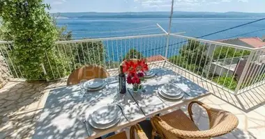 4 room house in Grad Omis, Croatia