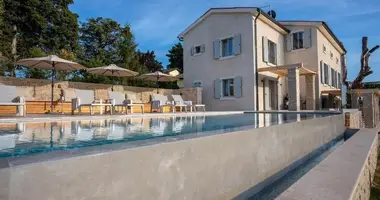 Hotel 758 m² in Umag, Kroatien