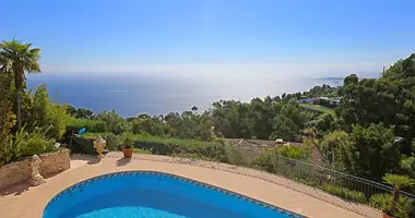 5 bedroom villa in France