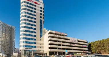 Oficina 76 m² en Kopishche, Belarús