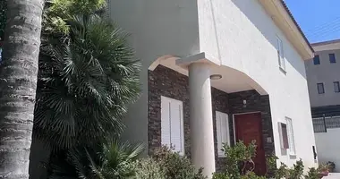 4 bedroom house in Parekklisia, Cyprus