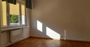 Wohnung 4 zimmer in Warschau, Polen