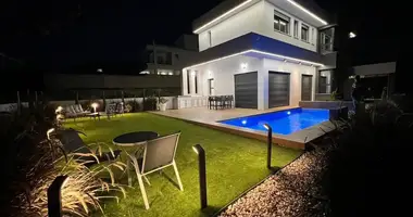 Apartamento 4 habitaciones en Pentakomo, Chipre