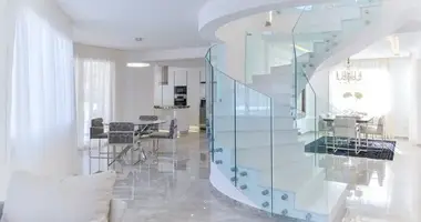 5 bedroom apartment in Agios Tychonas, Cyprus