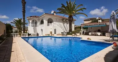 4 bedroom house in Urbanizacion Dona Pepa, Spain