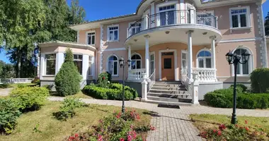 8 room house in Sunisi, Latvia