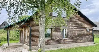Dom w Pliuski sielski Saviet, Białoruś