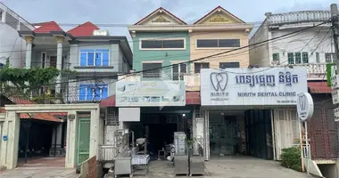 Dom 5 pokojów w Sangkat Chak Angrae Leu, Kambodża